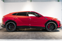 ランボルギーニ ウルス 5名乗車ハイウェイアシスタントPKG　HUD　B&O3Dオーディオ　リアエンタメ　23インチAW 中古車 中古車