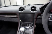 ポルシェ 718 ボクスター 718Boster GTS4.0 6MT クレヨン GTSコミュニケーションパッケージ スポーツバッケットシート（カーボン）  中古車