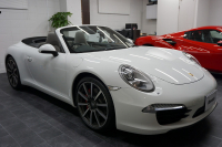 ポルシェ 911(Type991) Type991.1 Carrera S Cabriolet 2トーンオールレザーインテリア スポーツクロノ クラシック20インチホイール 中古車 中古車