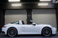 ポルシェ 911(Type992) 911 Type992 Targa 4  スポーツクロノ グラファイトブルーレザーインテリア クラシックホイール 中古車 中古車