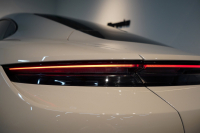 ポルシェ タイカン Turbo S ワンオーナー 4+1シート 固定式パノラマルーフ OP21インチホイール プライバシーガラス フルプロテクションフィルム 中古車 中古車