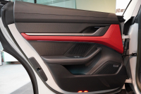 ポルシェ タイカン Turbo S ワンオーナー 4+1シート 固定式パノラマルーフ OP21インチホイール プライバシーガラス フルプロテクションフィルム 中古車 中古車