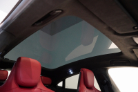 ポルシェ タイカン Turbo S ワンオーナー 4+1シート 固定式パノラマルーフ OP21インチホイール プライバシーガラス フルプロテクションフィルム 中古車 中古車