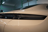 ポルシェ タイカン Turbo S ワンオーナー 4+1シート 固定式パノラマルーフ OP21インチホイール プライバシーガラス フルプロテクションフィルム 中古車 中古車