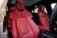 ポルシェ タイカン Turbo S ワンオーナー 4+1シート 固定式パノラマルーフ OP21インチホイール プライバシーガラス フルプロテクションフィルム 中古車 中古車