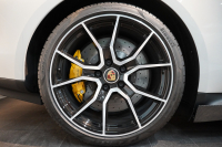 ポルシェ タイカン Turbo S ワンオーナー 4+1シート 固定式パノラマルーフ OP21インチホイール プライバシーガラス フルプロテクションフィルム 中古車 中古車