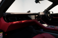 ポルシェ タイカン Turbo S ワンオーナー 4+1シート 固定式パノラマルーフ OP21インチホイール プライバシーガラス フルプロテクションフィルム 中古車 中古車