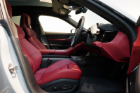 ポルシェ タイカン Turbo S ワンオーナー 4+1シート 固定式パノラマルーフ OP21インチホイール プライバシーガラス フルプロテクションフィルム 中古車 中古車