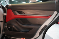 ポルシェ タイカン Turbo S ワンオーナー 4+1シート 固定式パノラマルーフ OP21インチホイール プライバシーガラス フルプロテクションフィルム 中古車 中古車