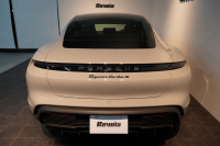 ポルシェ タイカン Turbo S ワンオーナー 4+1シート 固定式パノラマルーフ OP21インチホイール プライバシーガラス フルプロテクションフィルム 中古車 中古車