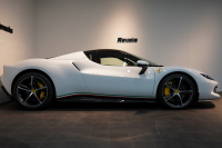 フェラーリ 296GTS 左H 正規ディーラー車 ワンオーナー 中古車 中古車