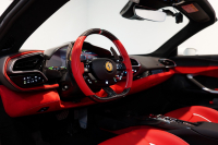 フェラーリ 296GTS 左H 正規ディーラー車 ワンオーナー 中古車 中古車