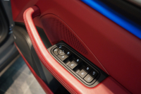 ポルシェ マカン Electric OP208 PASM付エアサス レザーパッケージ 20インチMacanSホイールパノラマルーフ スレートグレーネオ 禁煙車 中古車 中古車