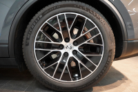 ポルシェ マカン Electric OP208 PASM付エアサス レザーパッケージ 20インチMacanSホイールパノラマルーフ スレートグレーネオ 禁煙車 中古車 中古車