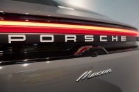 ポルシェ マカン Electric OP208 PASM付エアサス レザーパッケージ 20インチMacanSホイールパノラマルーフ スレートグレーネオ 禁煙車 中古車 中古車