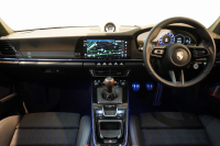 ポルシェ 911(Type992) Carrera T 6MT 後期モデル(992.2) 1オーナー OP500  エアロキット カーボンルーフ CarreraTインテリアPKG 18way電動シート Burmester 中古車 中古車