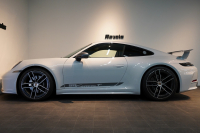 ポルシェ 911(Type992) Carrera T 6MT 後期モデル(992.2) 1オーナー OP500  エアロキット カーボンルーフ CarreraTインテリアPKG 18way電動シート Burmester 中古車 中古車