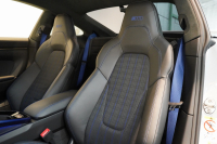 ポルシェ 911(Type992) Carrera T 6MT 後期モデル(992.2) 1オーナー OP500  エアロキット カーボンルーフ CarreraTインテリアPKG 18way電動シート Burmester 中古車 中古車