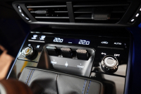 ポルシェ 911(Type992) Carrera T 6MT 後期モデル(992.2) 1オーナー OP500  エアロキット カーボンルーフ CarreraTインテリアPKG 18way電動シート Burmester 中古車 中古車