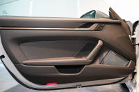 ポルシェ 911(Type992) Carrera T 6MT 後期モデル(992.2) 1オーナー OP500  エアロキット カーボンルーフ CarreraTインテリアPKG 18way電動シート Burmester 中古車 中古車