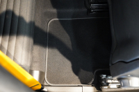 アバルト 595 モメント 5MT 左H 全国49台限定 ミシュラン25年製新品タイヤ交換済 専用マットグレー 中古車 中古車