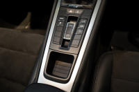 ポルシェ 718 ボクスター 2.0 6MT 19インチBoxsterSホイール スポーツエグゾースト スポーツテールパイプ 電格ミラー 中古車 中古車