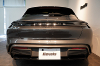 ポルシェ タイカン クロスツーリスモ 4S 1オーナー OP334 スポクロ ツートーンスムースレザー リアアクスルステア パワステプラス パノラマルーフ バルカノグレー 中古車 中古車