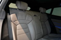 ポルシェ タイカン クロスツーリスモ 4S 1オーナー OP334 スポクロ ツートーンスムースレザー リアアクスルステア パワステプラス パノラマルーフ バルカノグレー 中古車 中古車