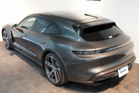 ポルシェ タイカン クロスツーリスモ 4S 1オーナー OP334 スポクロ ツートーンスムースレザー リアアクスルステア パワステプラス パノラマルーフ バルカノグレー 中古車 中古車