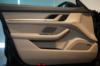 ポルシェ タイカン クロスツーリスモ 4S 1オーナー OP334 スポクロ ツートーンスムースレザー リアアクスルステア パワステプラス パノラマルーフ バルカノグレー 中古車 中古車