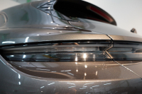 ポルシェ タイカン クロスツーリスモ 4S 1オーナー OP334 スポクロ ツートーンスムースレザー リアアクスルステア パワステプラス パノラマルーフ バルカノグレー 中古車 中古車