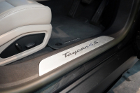 ポルシェ タイカン クロスツーリスモ 4S 1オーナー OP334 スポクロ ツートーンスムースレザー リアアクスルステア パワステプラス パノラマルーフ バルカノグレー 中古車 中古車