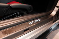 ポルシェ 911(Type991.2) GT2RS Weissach Package Fリフティング クラブスポーツ GTシルバー  中古車