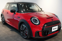 MINI(ミニ) ミニ JHON COOPER WORKS 新車保証付 JCWトリム ブラックルーフ＆ミラー 中古車 中古車