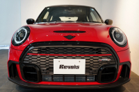 MINI(ミニ) ミニ JHON COOPER WORKS 新車保証付 JCWトリム ブラックルーフ＆ミラー 中古車 中古車