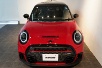 MINI(ミニ) ミニ JHON COOPER WORKS 新車保証付 JCWトリム ブラックルーフ＆ミラー 中古車 中古車
