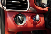ポルシェ 911(Type997) Targa 4S TiptronicS 2オーナー車両 PC入庫22回 スポクロ オールレザーインテリア 12way電動シート キャララホワイト 中古車 中古車