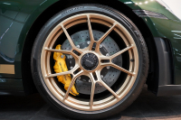 ポルシェ 911(Type992) (Type992.2) GT3 OP452 PCCB フロントリフト クロノPKG レザー＆Race-Tex拡張インテリア HDマトリックスヘッドライト 1オーナー 中古車 中古車