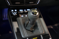 ポルシェ 911(Type992) (Type992.2) GT3 OP452 PCCB フロントリフト クロノPKG レザー＆Race-Tex拡張インテリア HDマトリックスヘッドライト 1オーナー 中古車 中古車