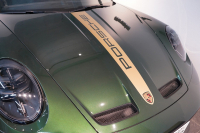 ポルシェ 911(Type992) (Type992.2) GT3 OP452 PCCB フロントリフト クロノPKG レザー＆Race-Tex拡張インテリア HDマトリックスヘッドライト 1オーナー 中古車 中古車
