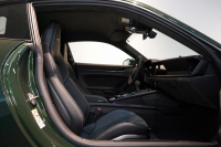 ポルシェ 911(Type992) (Type992.2) GT3 OP452 PCCB フロントリフト クロノPKG レザー＆Race-Tex拡張インテリア HDマトリックスヘッドライト 1オーナー 中古車 中古車