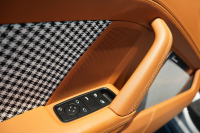 ポルシェ 911(Type992) Turbo S Cabriolet PDK 左H 1オーナー PSMP2年付 スポーツデザインPKG ヘリテージデザインPKGクラシック スポエグ フロントリフト マトリクスLED 中古車 中古車