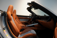 ポルシェ 911(Type992) Turbo S Cabriolet PDK 左H 1オーナー PSMP2年付 スポーツデザインPKG ヘリテージデザインPKGクラシック スポエグ フロントリフト マトリクスLED 中古車 中古車