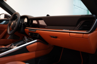 ポルシェ 911(Type992) Turbo S Cabriolet PDK 左H 1オーナー PSMP2年付 スポーツデザインPKG ヘリテージデザインPKGクラシック スポエグ フロントリフト マトリクスLED 中古車 中古車