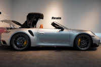 ポルシェ 911(Type992) Turbo S Cabriolet PDK 左H 1オーナー PSMP2年付 スポーツデザインPKG ヘリテージデザインPKGクラシック スポエグ フロントリフト マトリクスLED 中古車 中古車