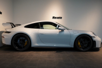 ポルシェ 911(Type992) GT3 PDK 後期モデル(Type992.2) 1オーナー OP407 PCCB フロントリフト HDマトリックスLEDヘッドライト(ティンテッド) クロノPKG 中古車 中古車