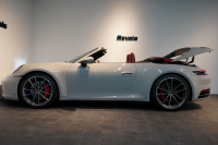 ポルシェ 911(Type992) Carrera S Cabriolet スポクロ スポエグ ツートンレザー OP320 中古車 中古車