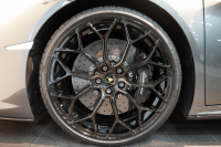 ランボルギーニ ウラカン EVO Spyder RWD Grigio Lynx  エレガントレザーインテリア/Rosso Rea 20インチNarvi鍛造ホイール 中古車 中古車