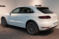 ポルシェ マカン Turbo PDK スポクロ 20インチRSスパイダー パノラマルーフ ACC レーンキープ 中古車 中古車