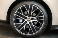 ポルシェ タイカン パフォーマンスバッテリープラス  4+1シート 1オーナー OP390 PSCB スポクロ PASM付エアサス 中古車 中古車